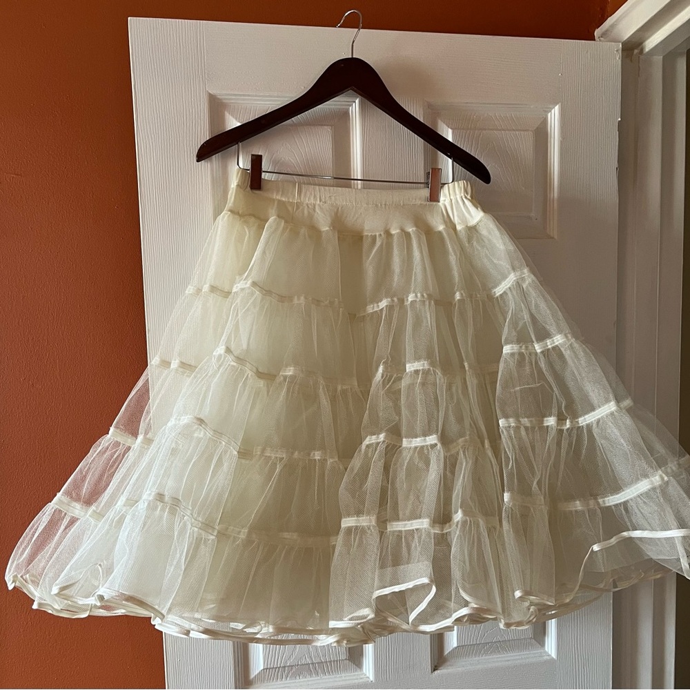 1950s Style Ivory Crinoline